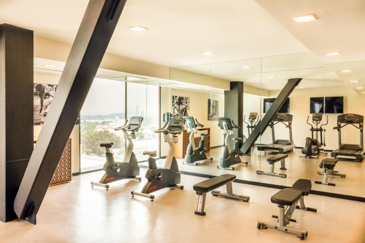 Courtyard By Marriott Mexico City Vallejo Экстерьер фото