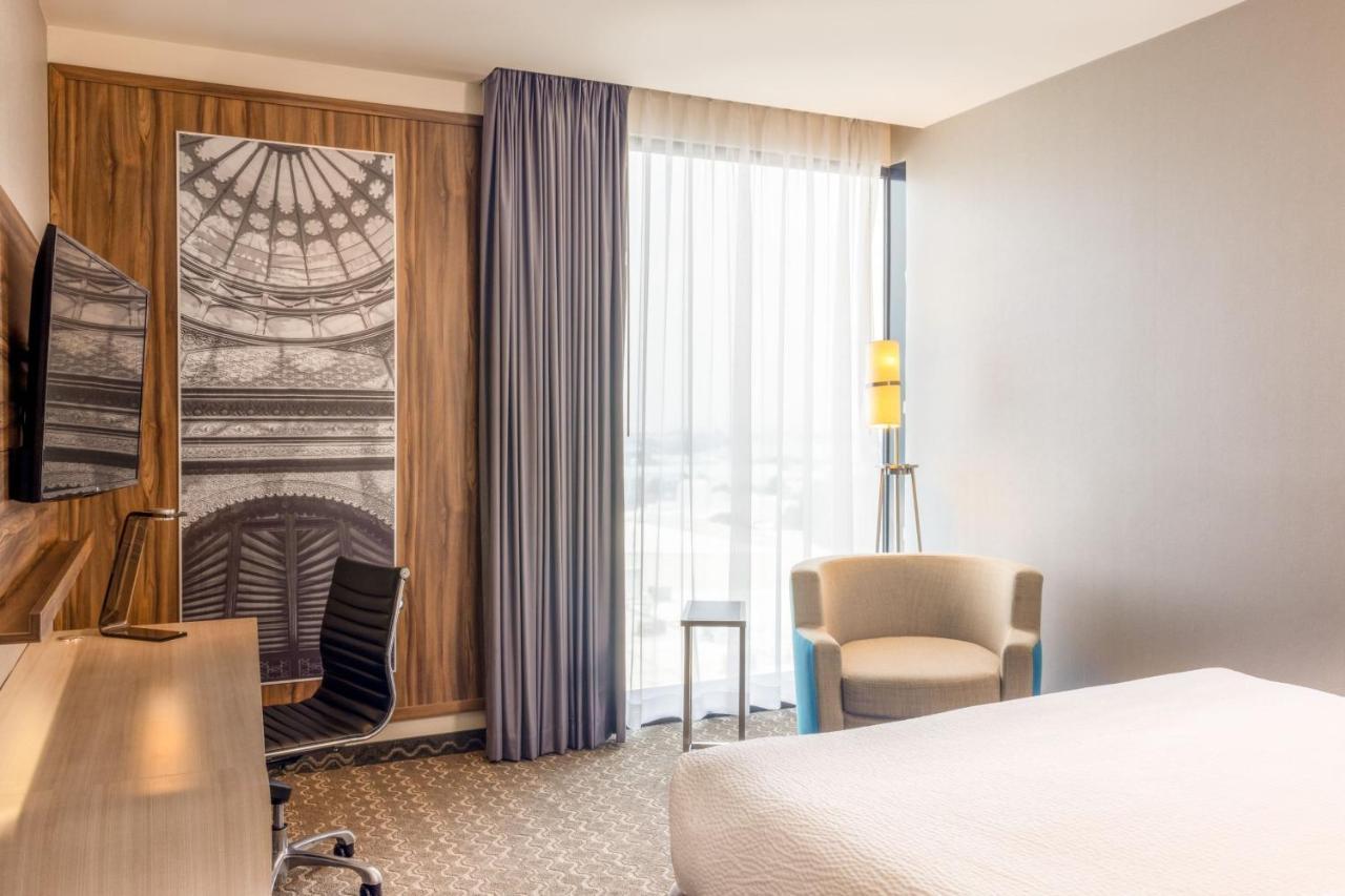 Courtyard By Marriott Mexico City Vallejo Экстерьер фото